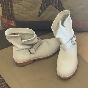 Frye Veronica leather nude taupe boots